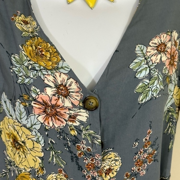 Band of Gypsies sz X sm jumpsuit mid calf gray with a floral print Button front - Picture 3 of 11